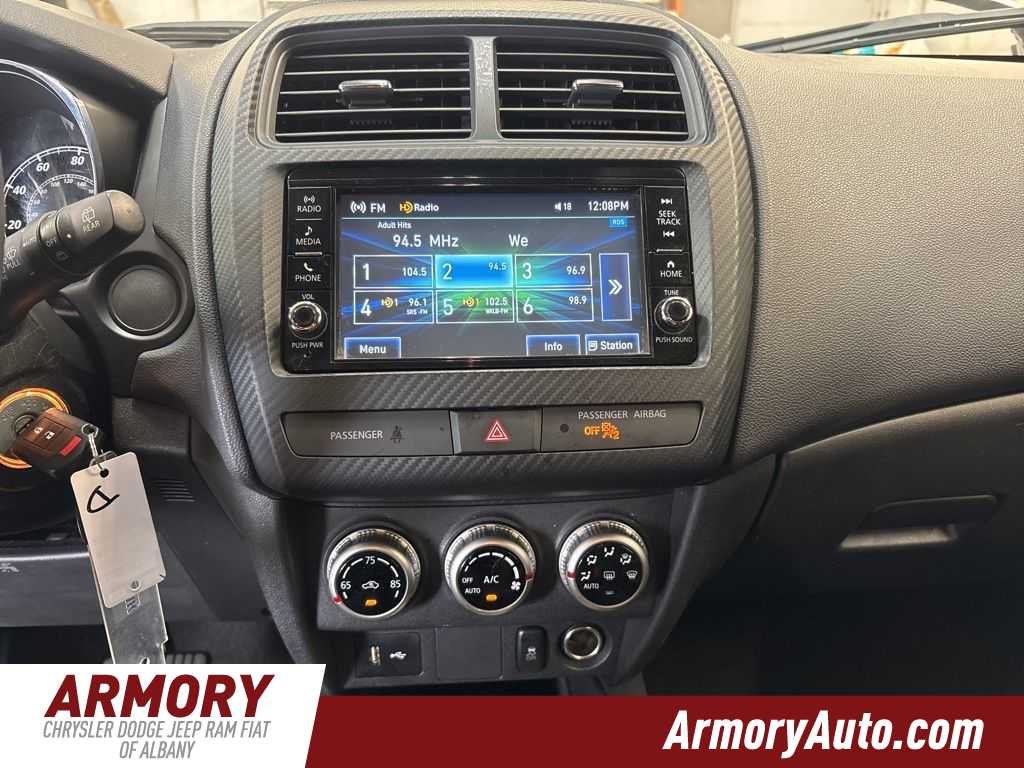 Thumbnail: 2024 Mitsubishi Outlander Sport - 17