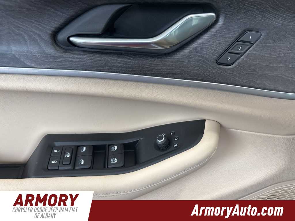 Thumbnail: 2025 Jeep Grand Cherokee - 8