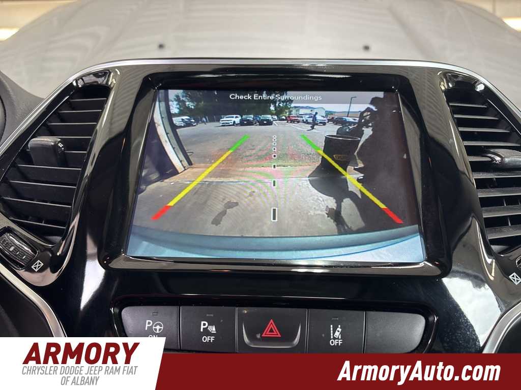 Thumbnail: 2019 Jeep Cherokee - 17