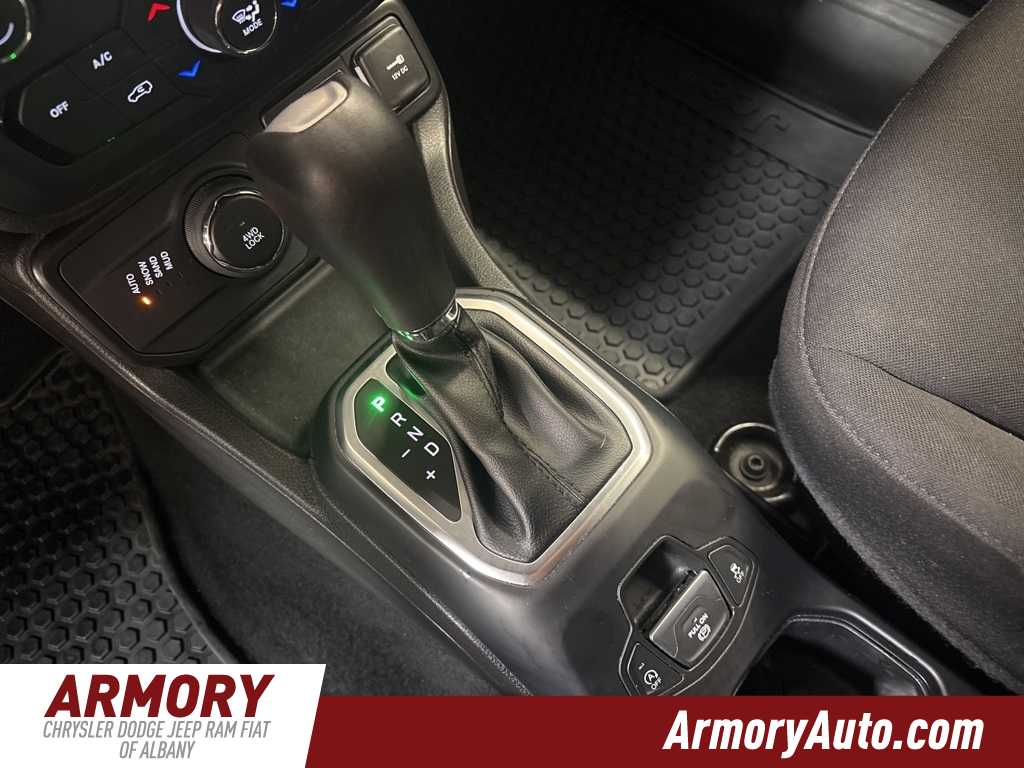 Thumbnail: 2023 Jeep Renegade - 19