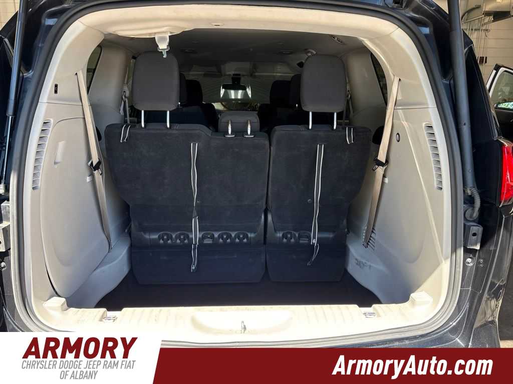 Thumbnail: 2022 Chrysler Voyager - 31