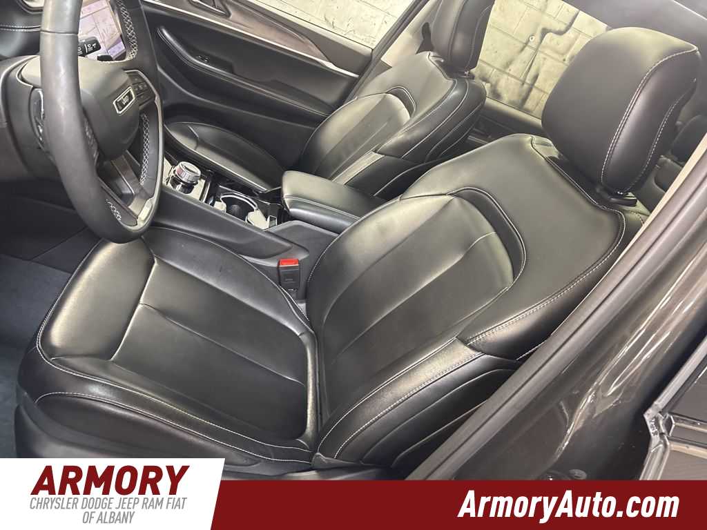 Thumbnail: 2023 Jeep Grand Cherokee L - 13