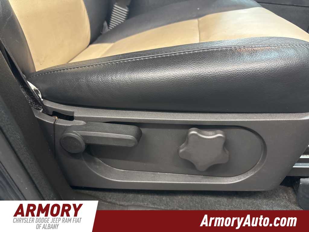 Thumbnail: 2010 Ford Explorer - 37