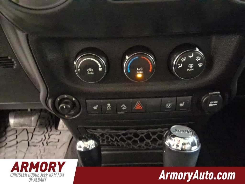 Thumbnail: 2016 Jeep Wrangler - 19