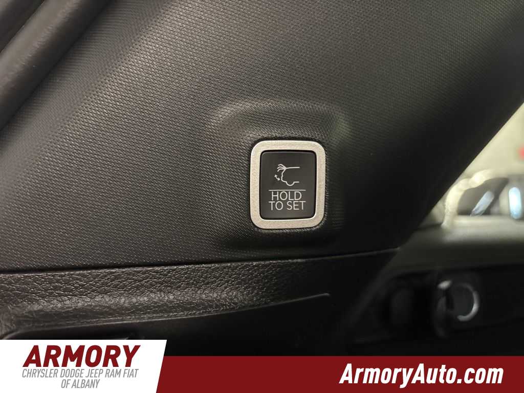 Thumbnail: 2026 Jeep Grand Cherokee - 28