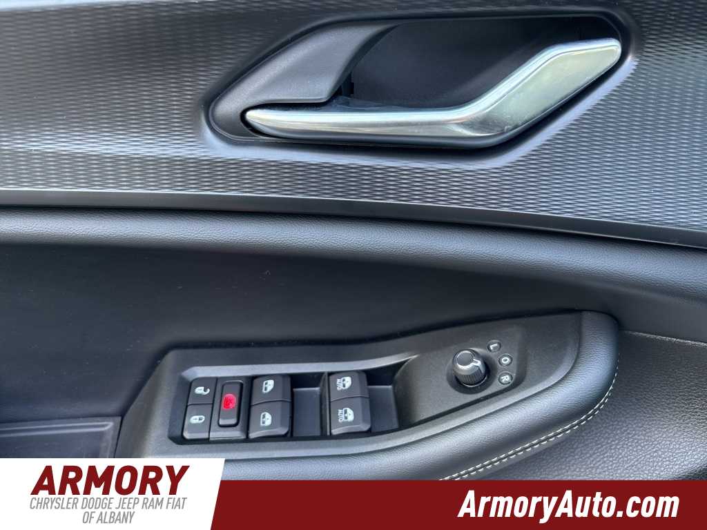 Thumbnail: 2025 Jeep Grand Cherokee L - 8