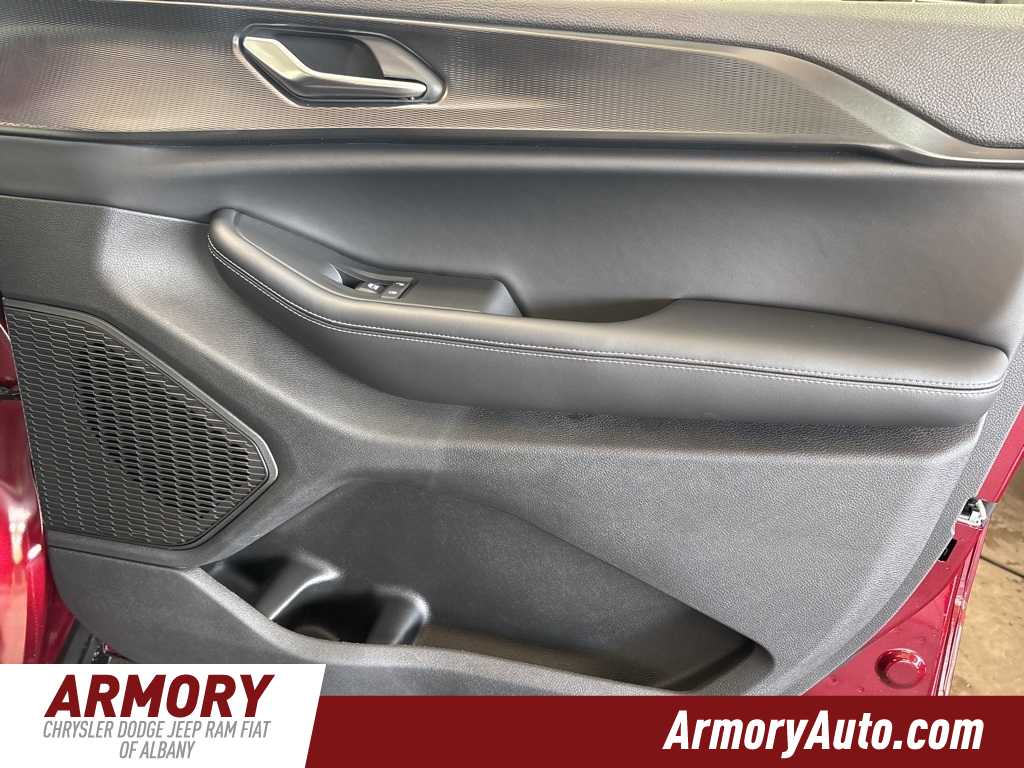 Thumbnail: 2025 Jeep Grand Cherokee - 37