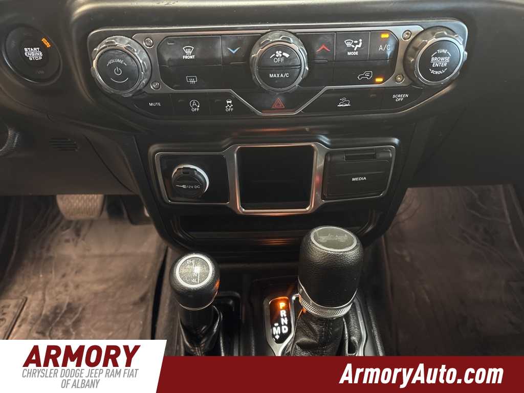 Thumbnail: 2022 Jeep Wrangler - 19