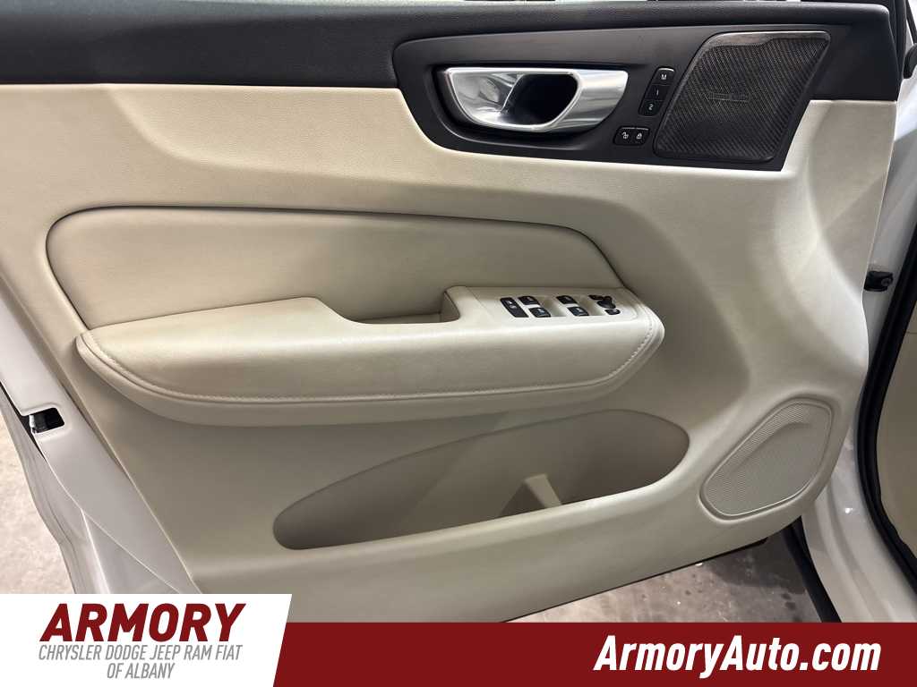 Thumbnail: 2024 Volvo XC60 - 7