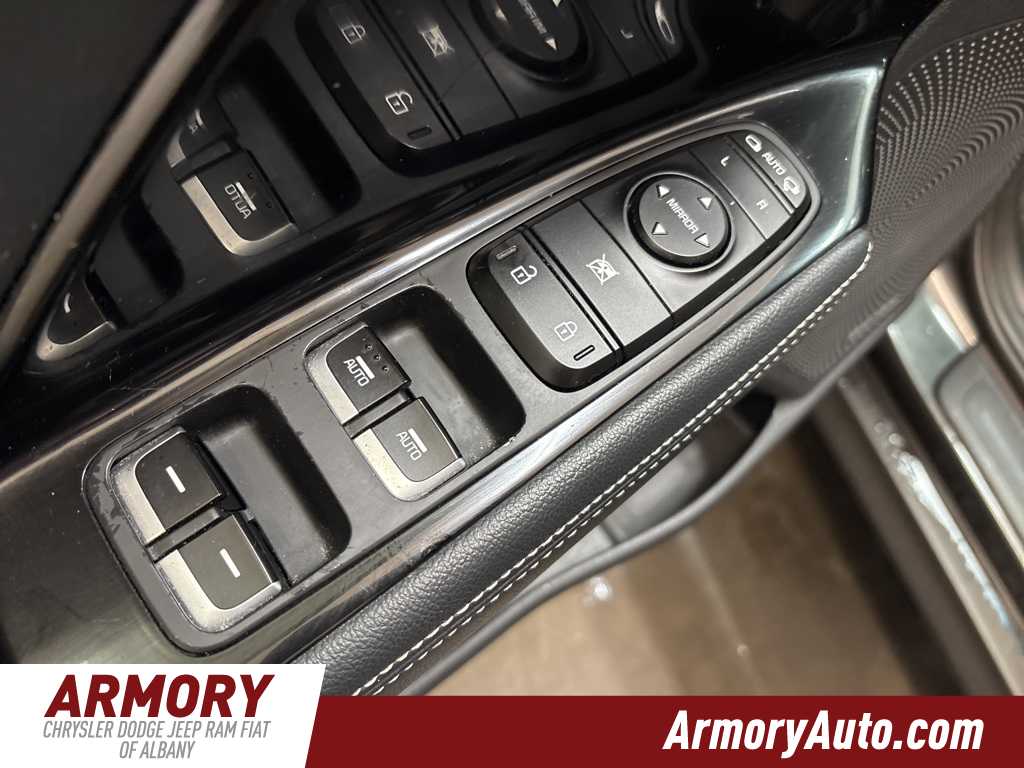 Thumbnail: 2022 Kia Niro - 8