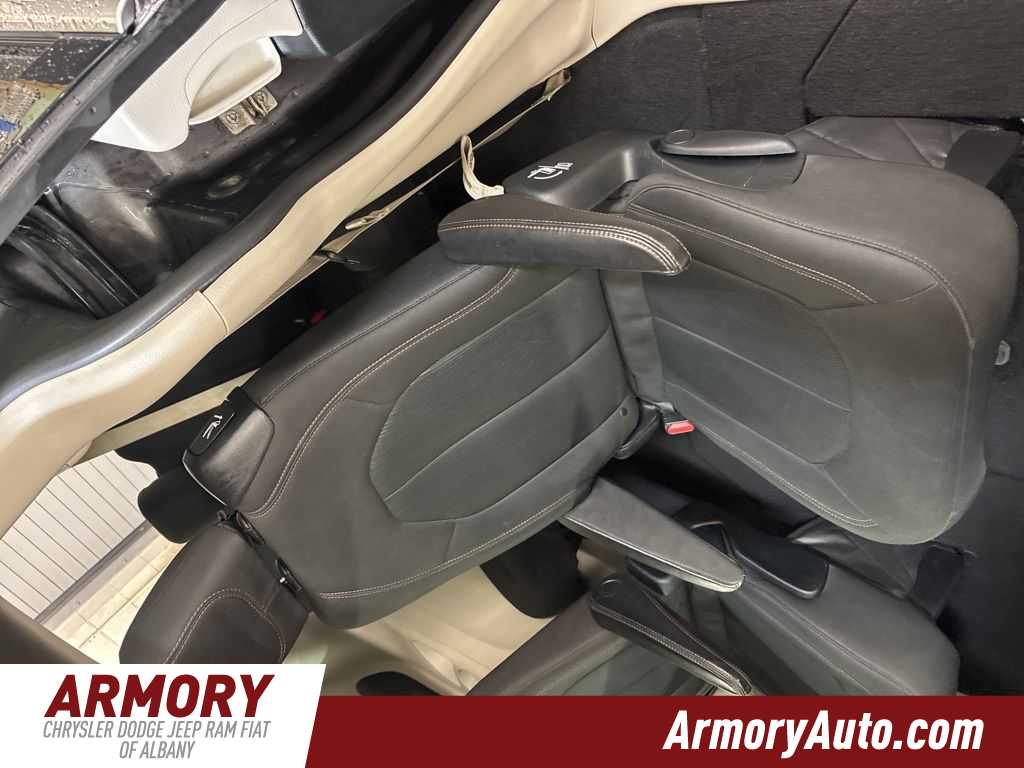 Thumbnail: 2017 Chrysler Pacifica - 24