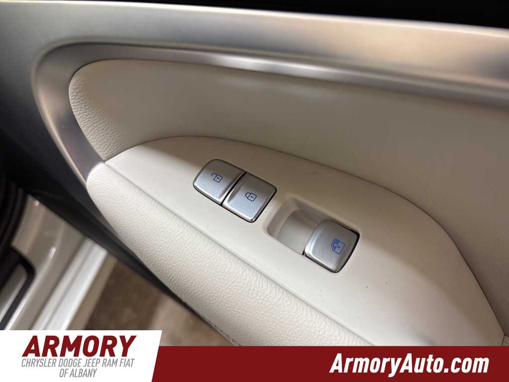 Thumbnail: 2024 Genesis G70 - 36