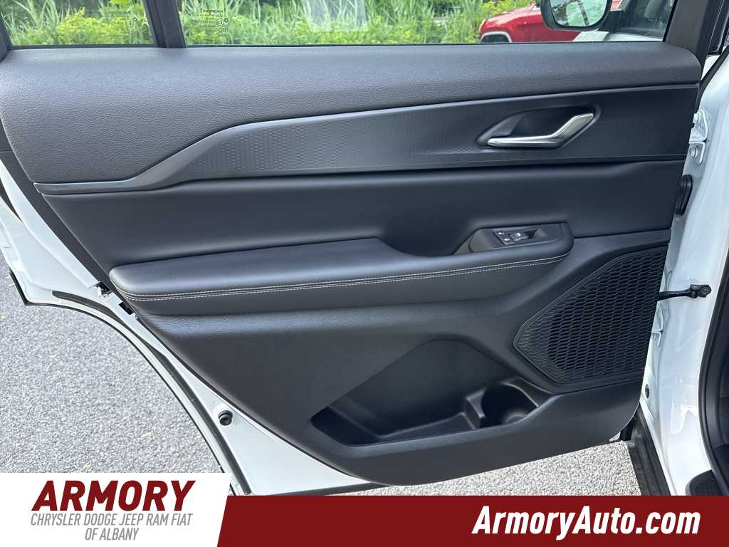 Thumbnail: 2025 Jeep Grand Cherokee L - 12