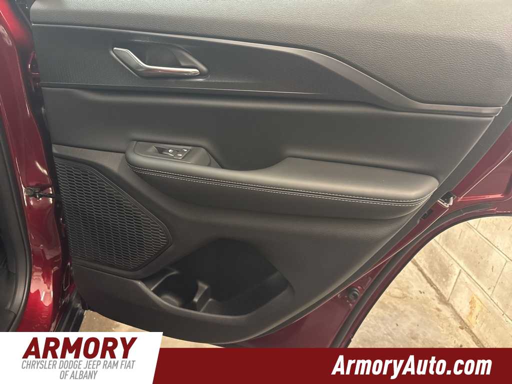 Thumbnail: 2025 Jeep Grand Cherokee - 27