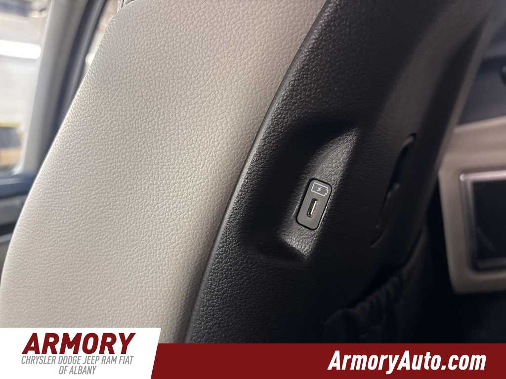 Thumbnail: 2023 Kia Telluride - 28