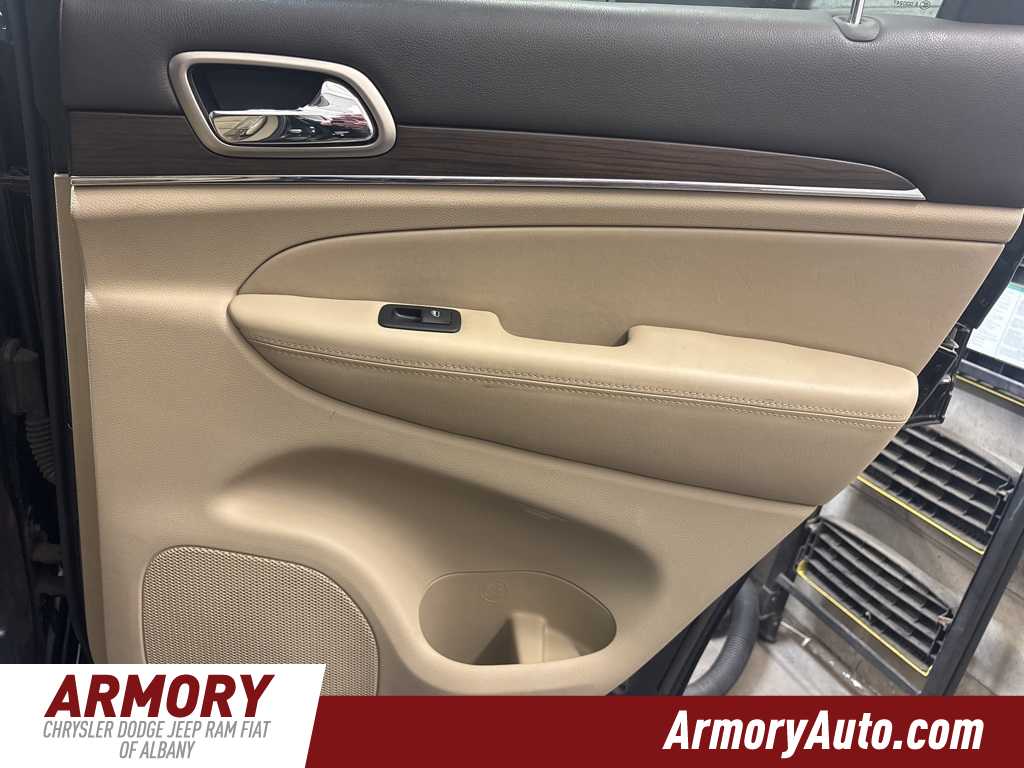 Thumbnail: 2016 Jeep Grand Cherokee - 32