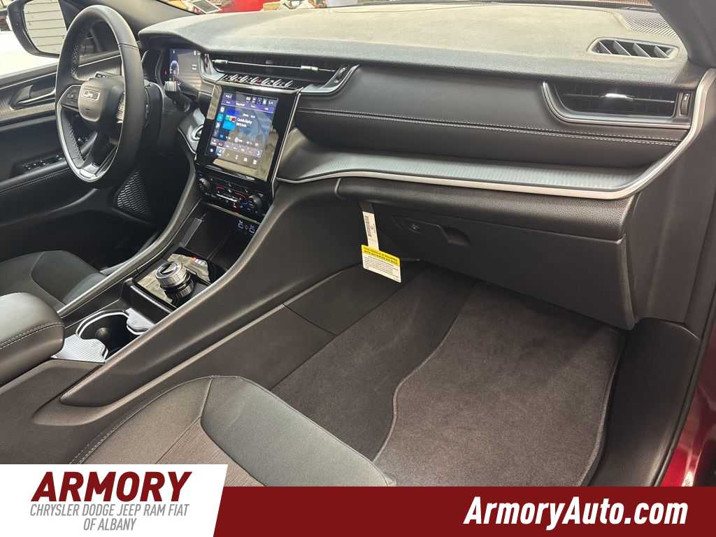 Thumbnail: 2025 Jeep Grand Cherokee - 39