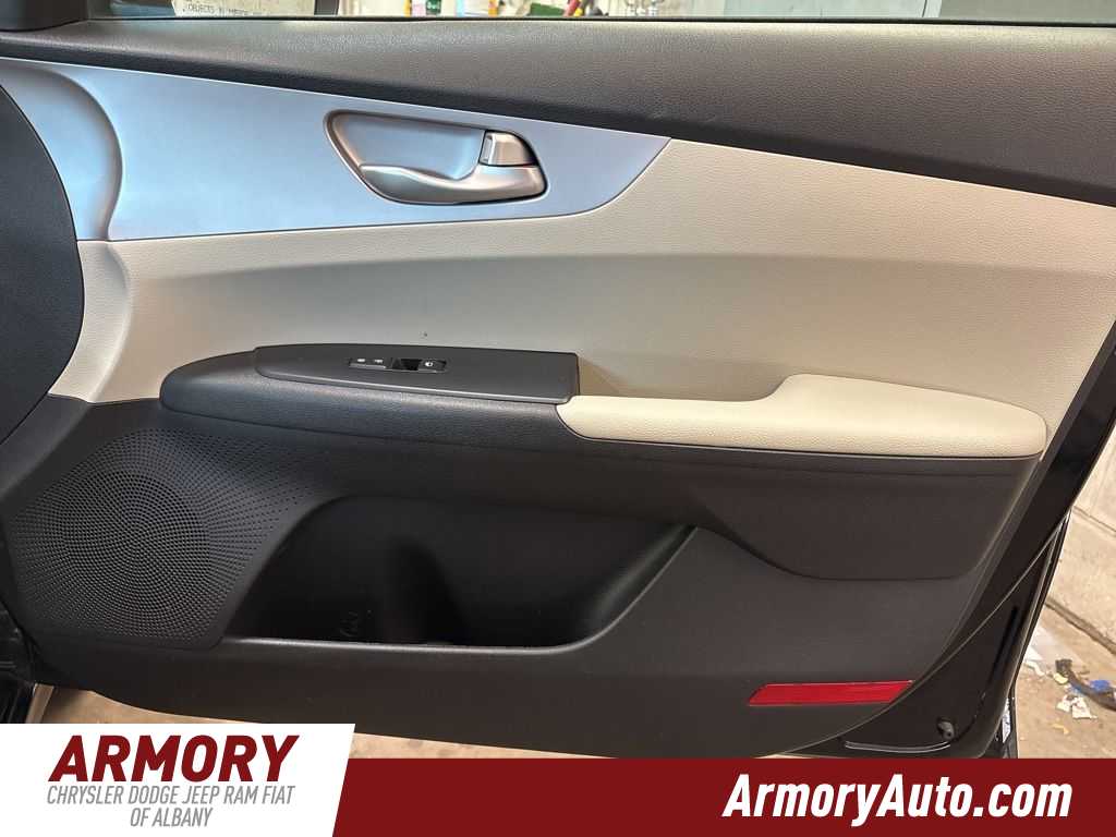 Thumbnail: 2023 Kia Forte - 33