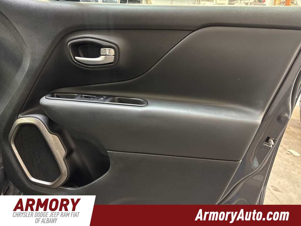 Thumbnail: 2023 Jeep Renegade - 33