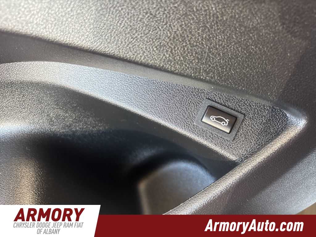 Thumbnail: 2024 BMW 2 Series - 10