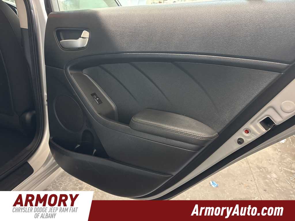 Thumbnail: 2018 Kia Forte - 25