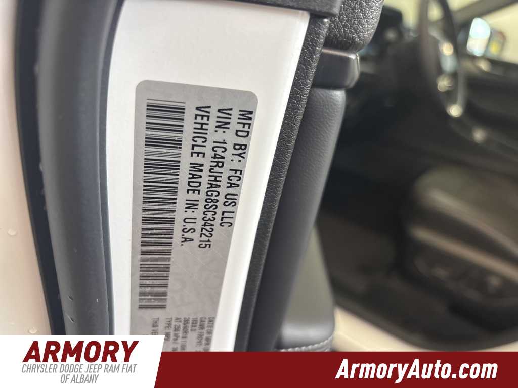 Thumbnail: 2025 Jeep Grand Cherokee - 36