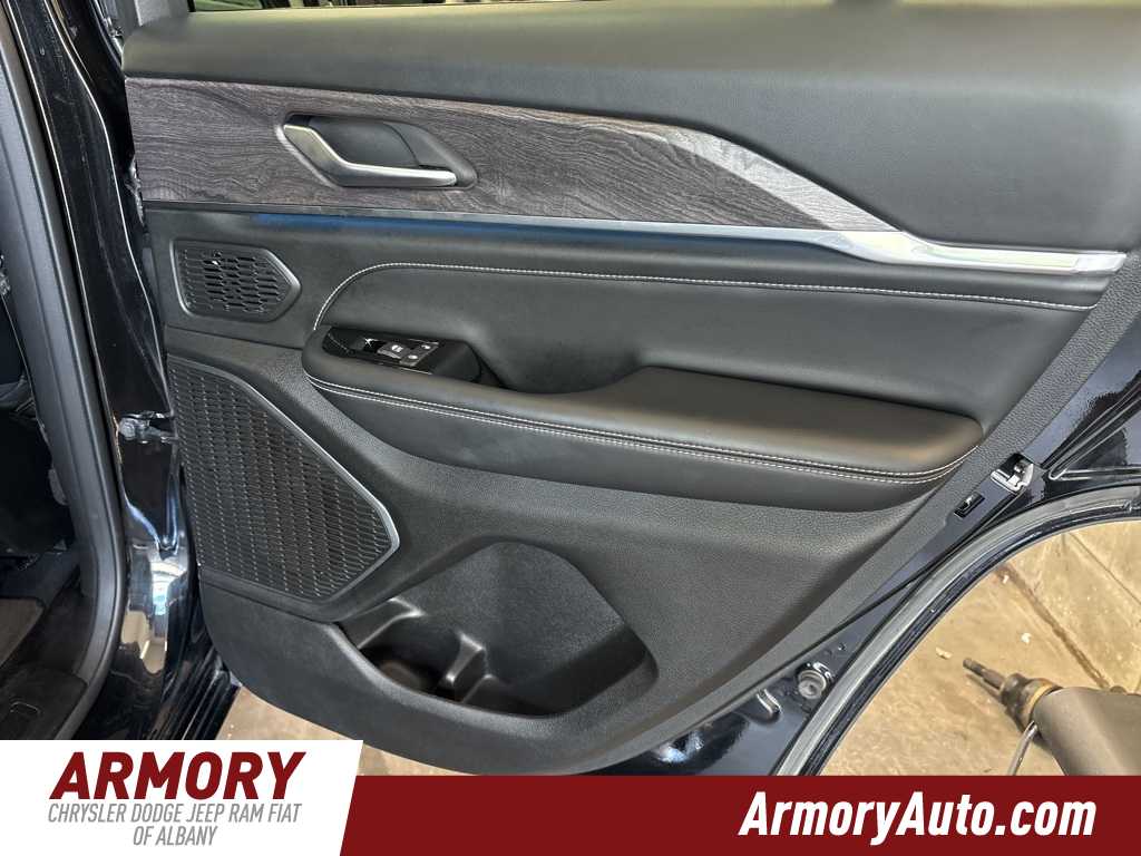 Thumbnail: 2023 Jeep Grand Cherokee - 38