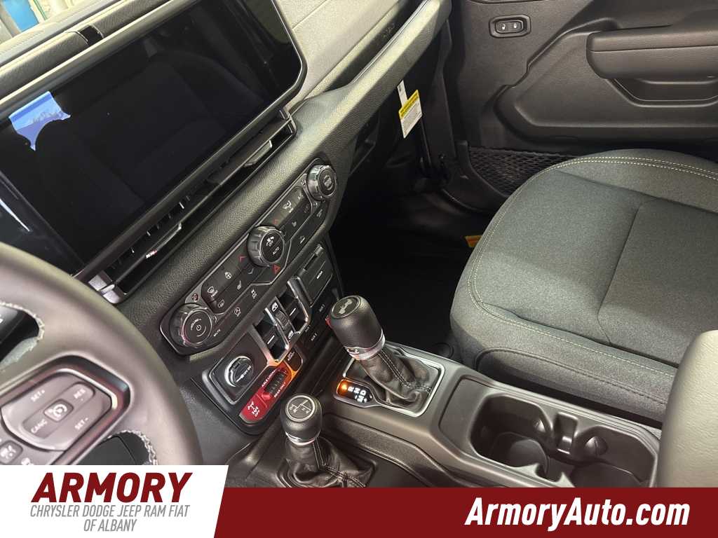 Thumbnail: 2025 Jeep Wrangler - 17