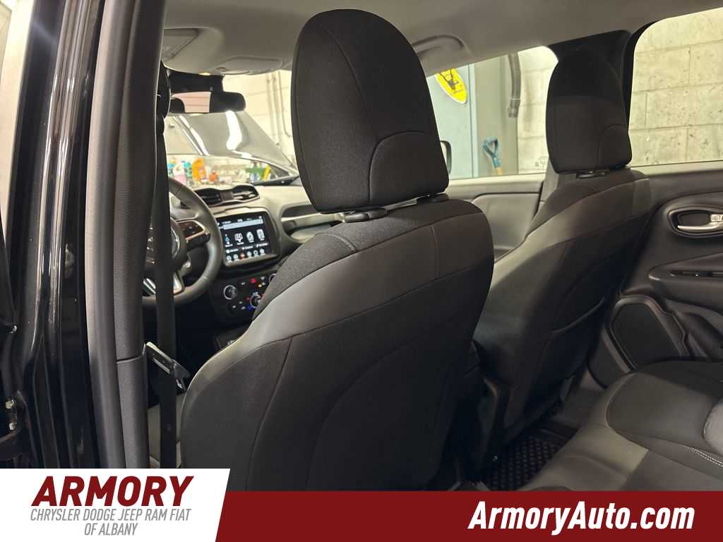 Thumbnail: 2023 Jeep Renegade - 28