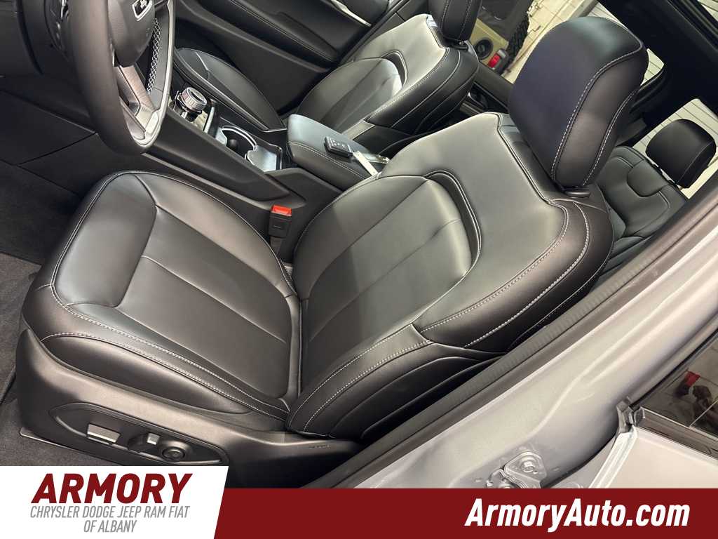 Thumbnail: 2025 Jeep Grand Cherokee - 11