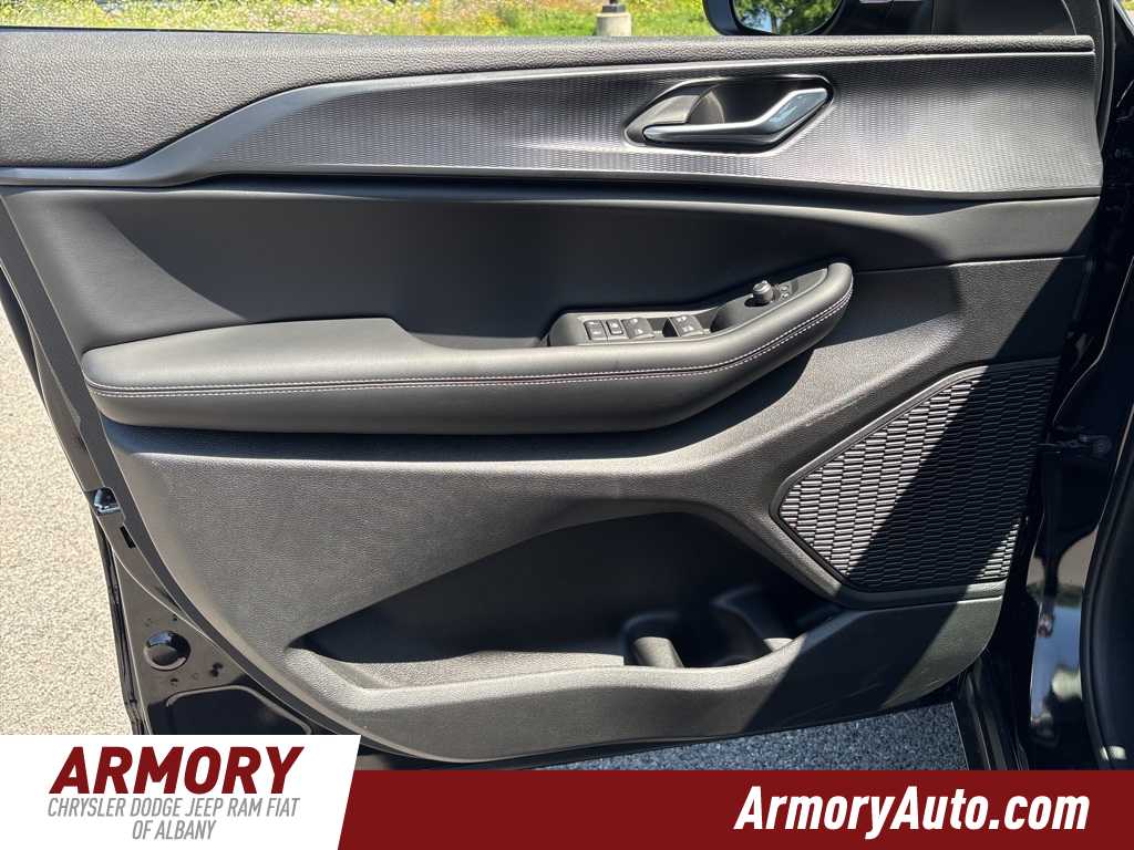 Thumbnail: 2025 Jeep Grand Cherokee - 7