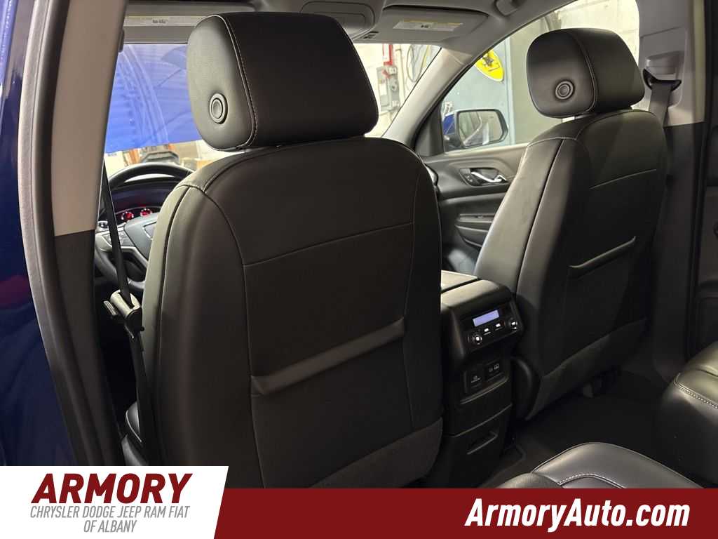 Thumbnail: 2023 GMC Acadia - 27