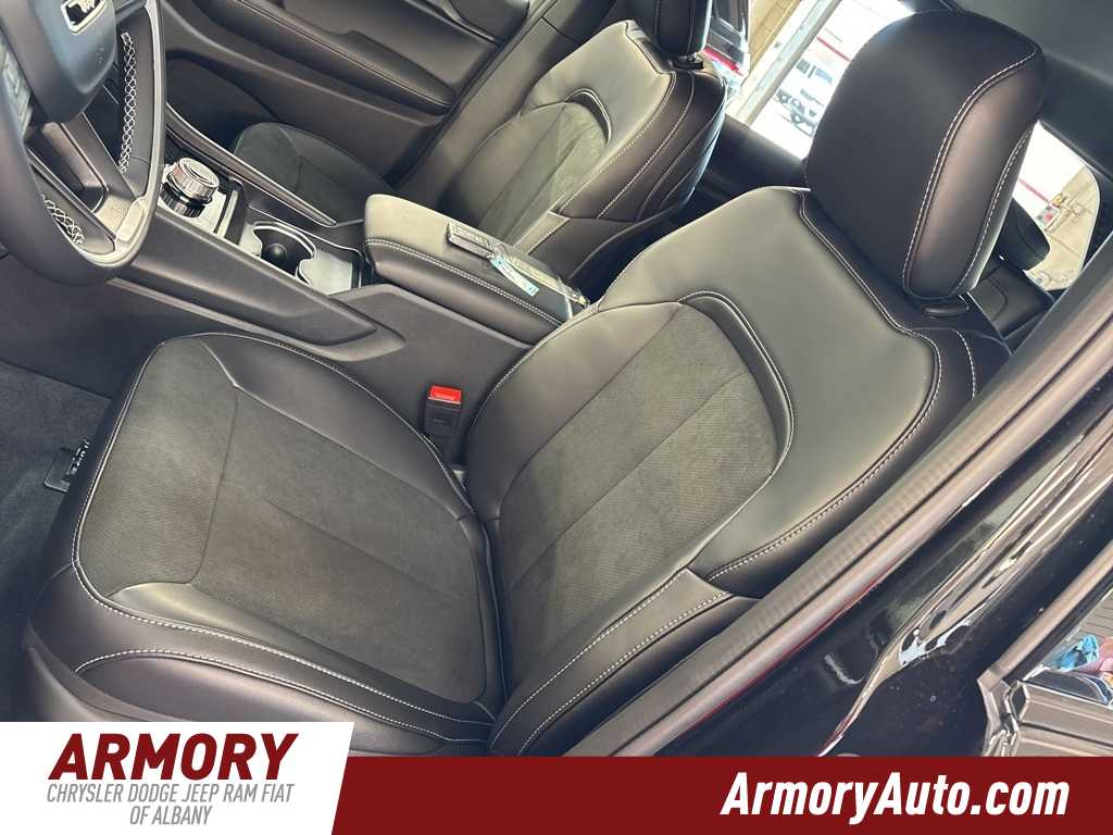 Thumbnail: 2025 Jeep Grand Cherokee - 12