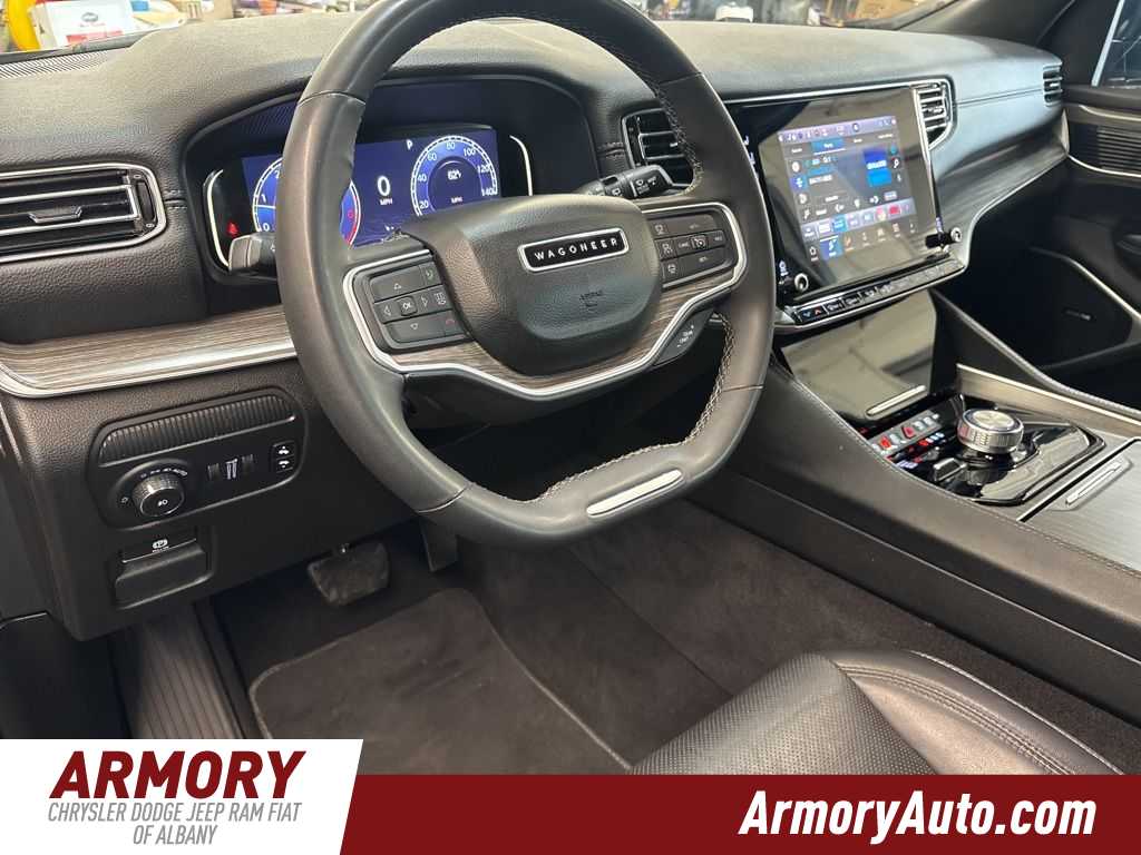 Thumbnail: 2024 Jeep Wagoneer - 10