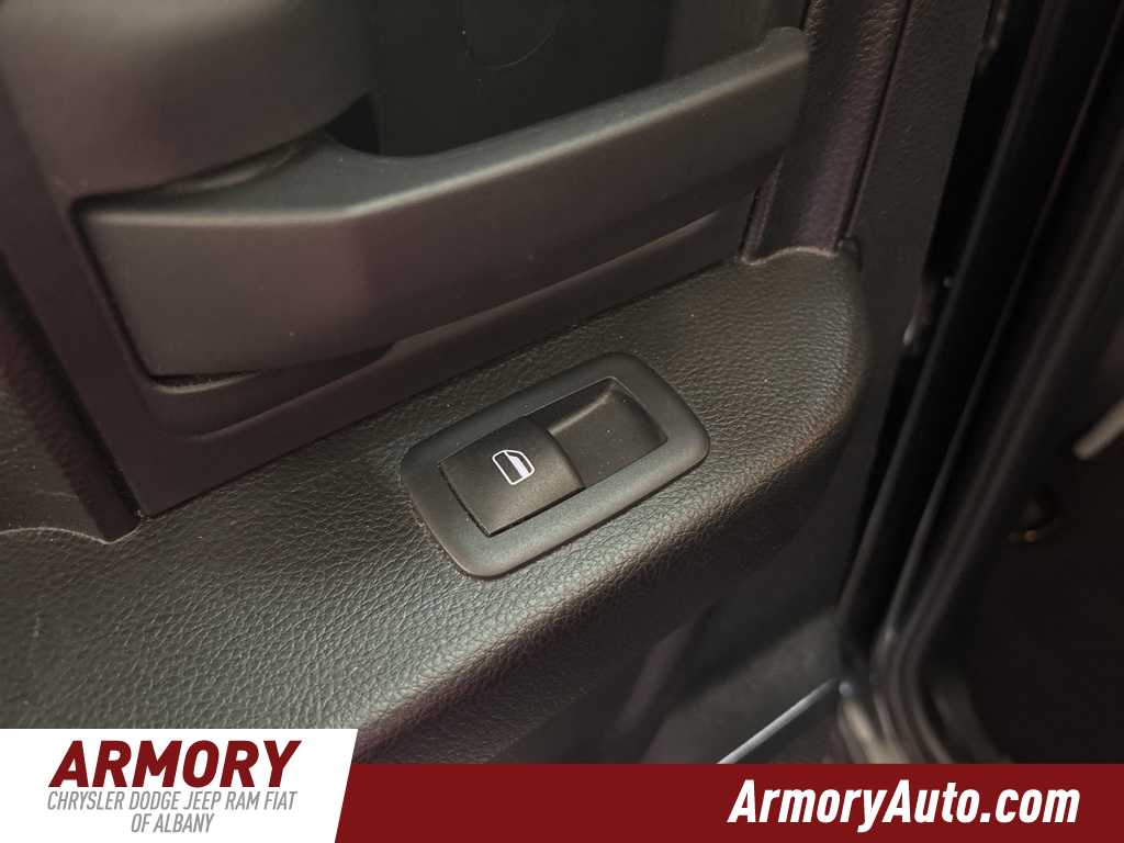 Thumbnail: 2019 RAM 1500 Classic - 23