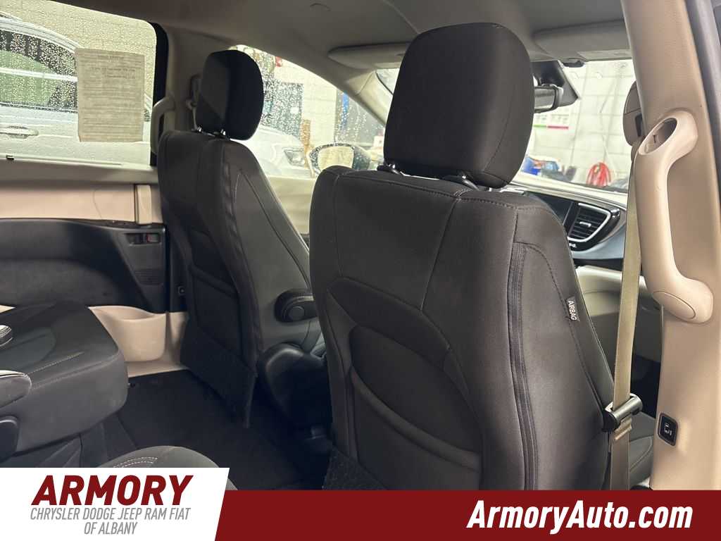 Thumbnail: 2017 Chrysler Pacifica - 33