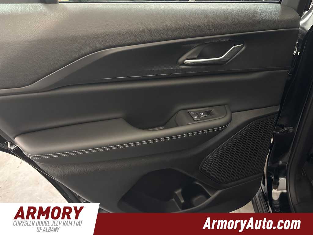 Thumbnail: 2025 Jeep Grand Cherokee - 25