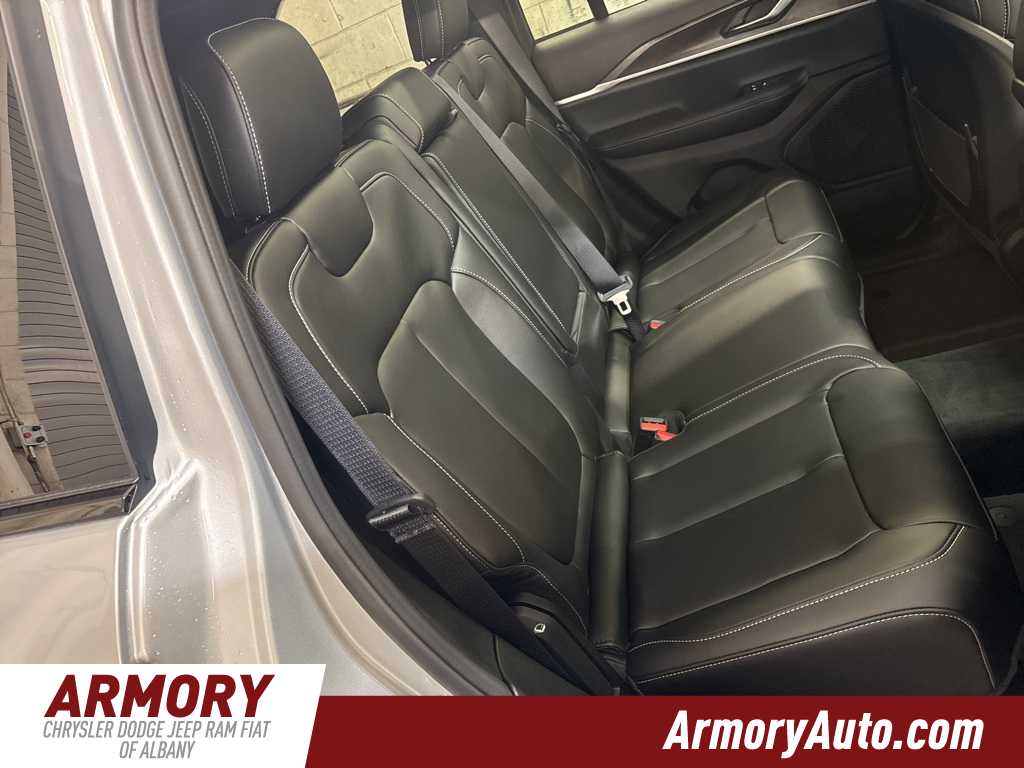 Thumbnail: 2025 Jeep Grand Cherokee - 32