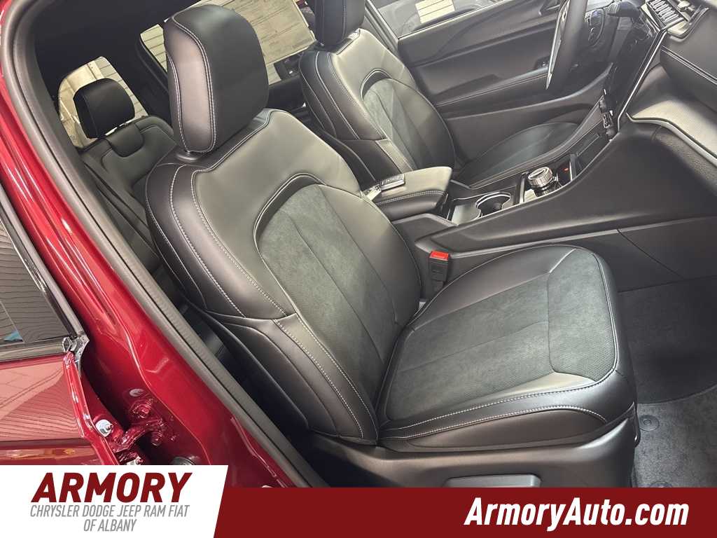 Thumbnail: 2025 Jeep Grand Cherokee - 35