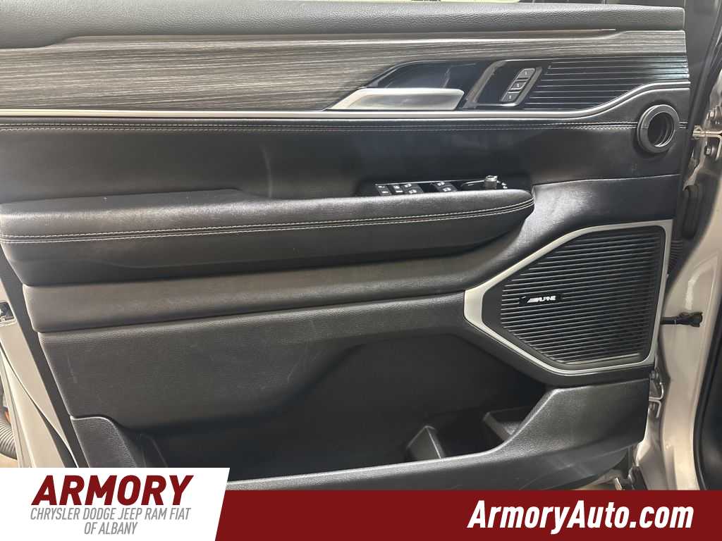 Thumbnail: 2024 Jeep Wagoneer - 7