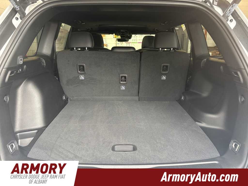 Thumbnail: 2025 Jeep Grand Cherokee - 24