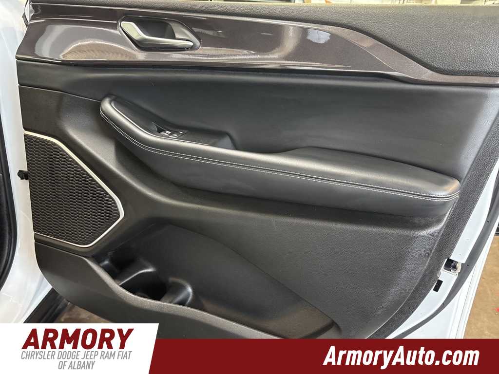 2022 Jeep Grand Cherokee L Altitude 40