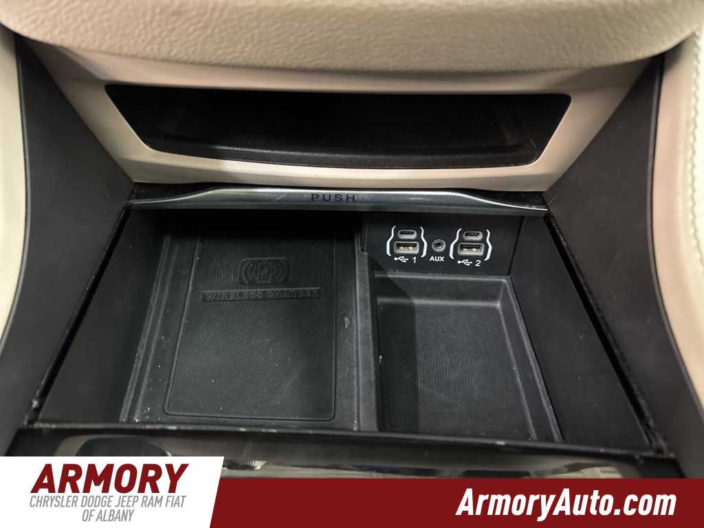 Thumbnail: 2023 Chrysler Pacifica - 19