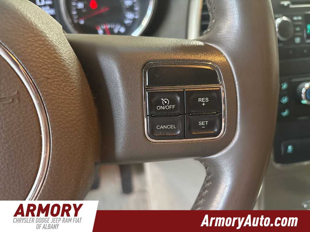 Thumbnail: 2013 Jeep Grand Cherokee - 16