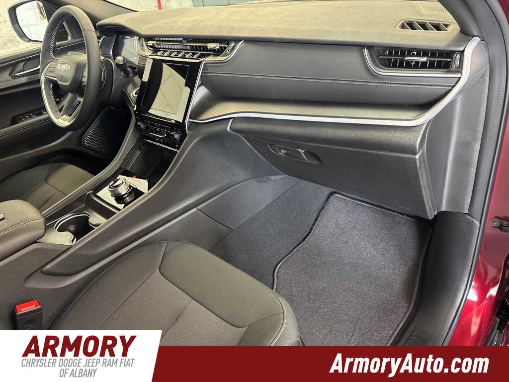 Thumbnail: 2025 Jeep Grand Cherokee - 40