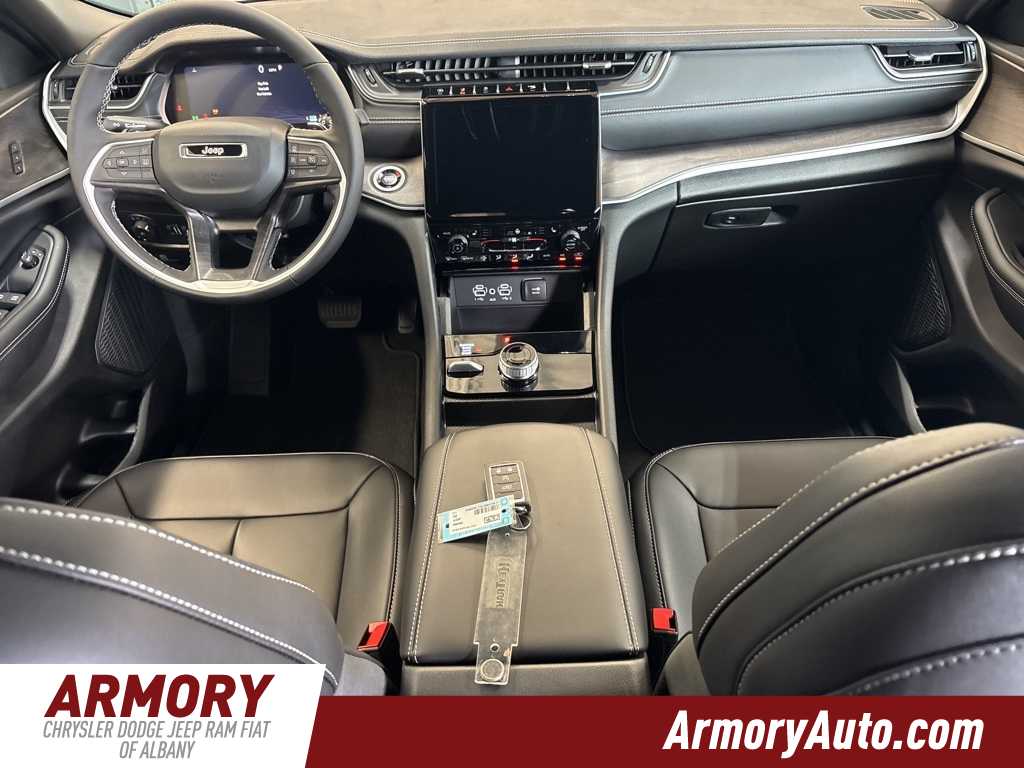 Thumbnail: 2025 Jeep Grand Cherokee - 30