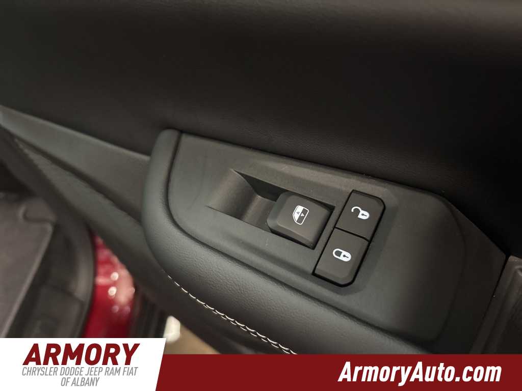 Thumbnail: 2025 Jeep Grand Cherokee - 35