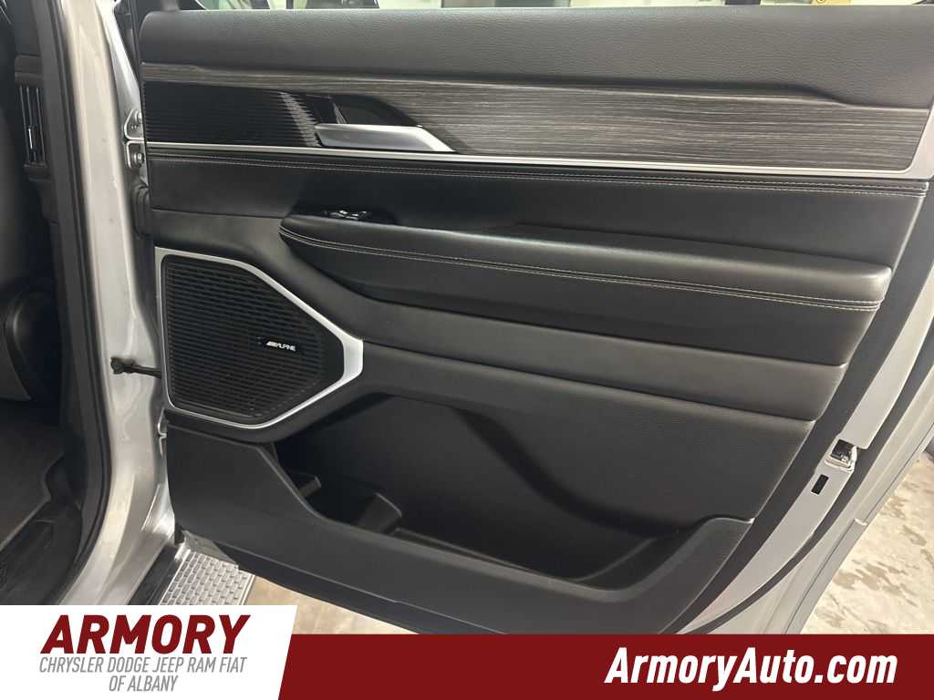 Thumbnail: 2024 Jeep Wagoneer - 41