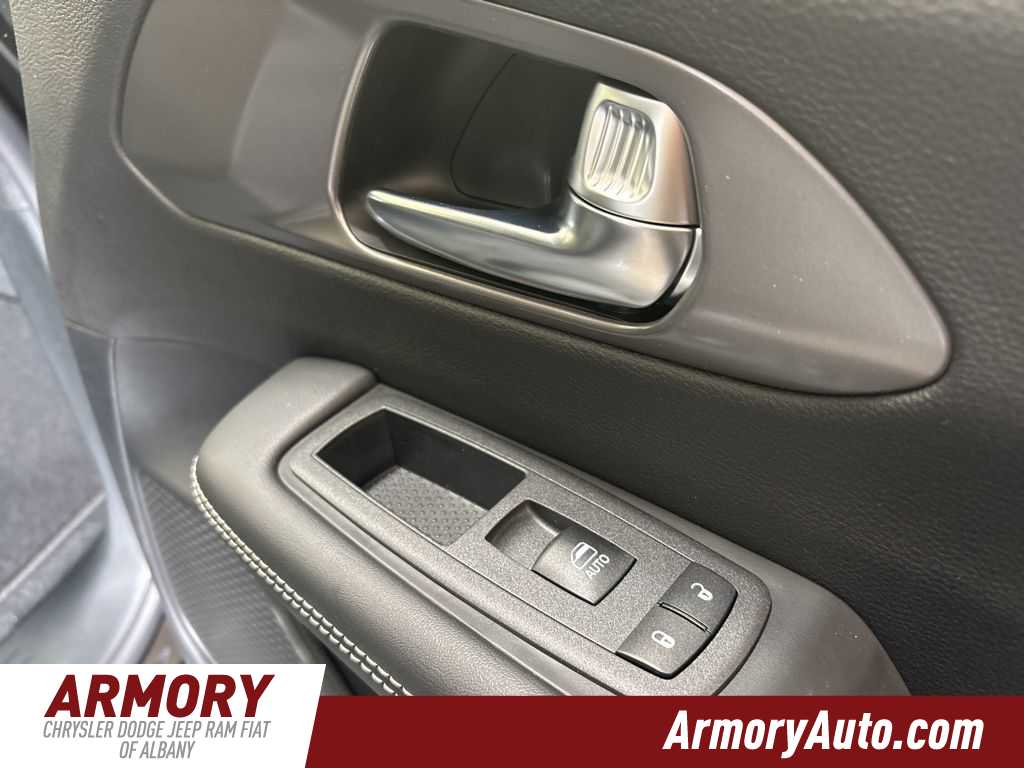 Thumbnail: 2026 Chrysler Pacifica - 32