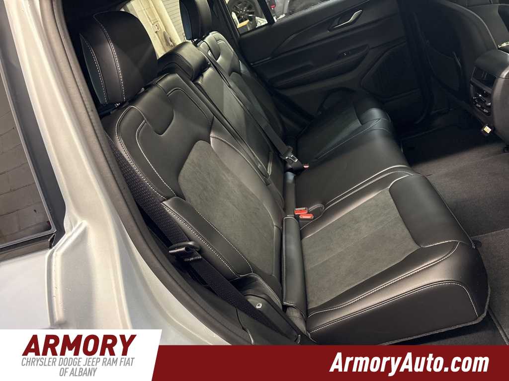 Thumbnail: 2025 Jeep Grand Cherokee - 31